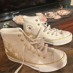 New Converse All Star Youth Size 3 High-Top Sneakers - White Gold Stars